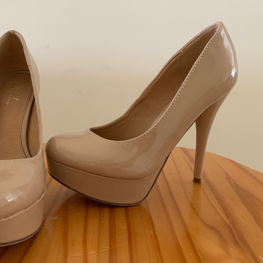 Tan Pumps 5"